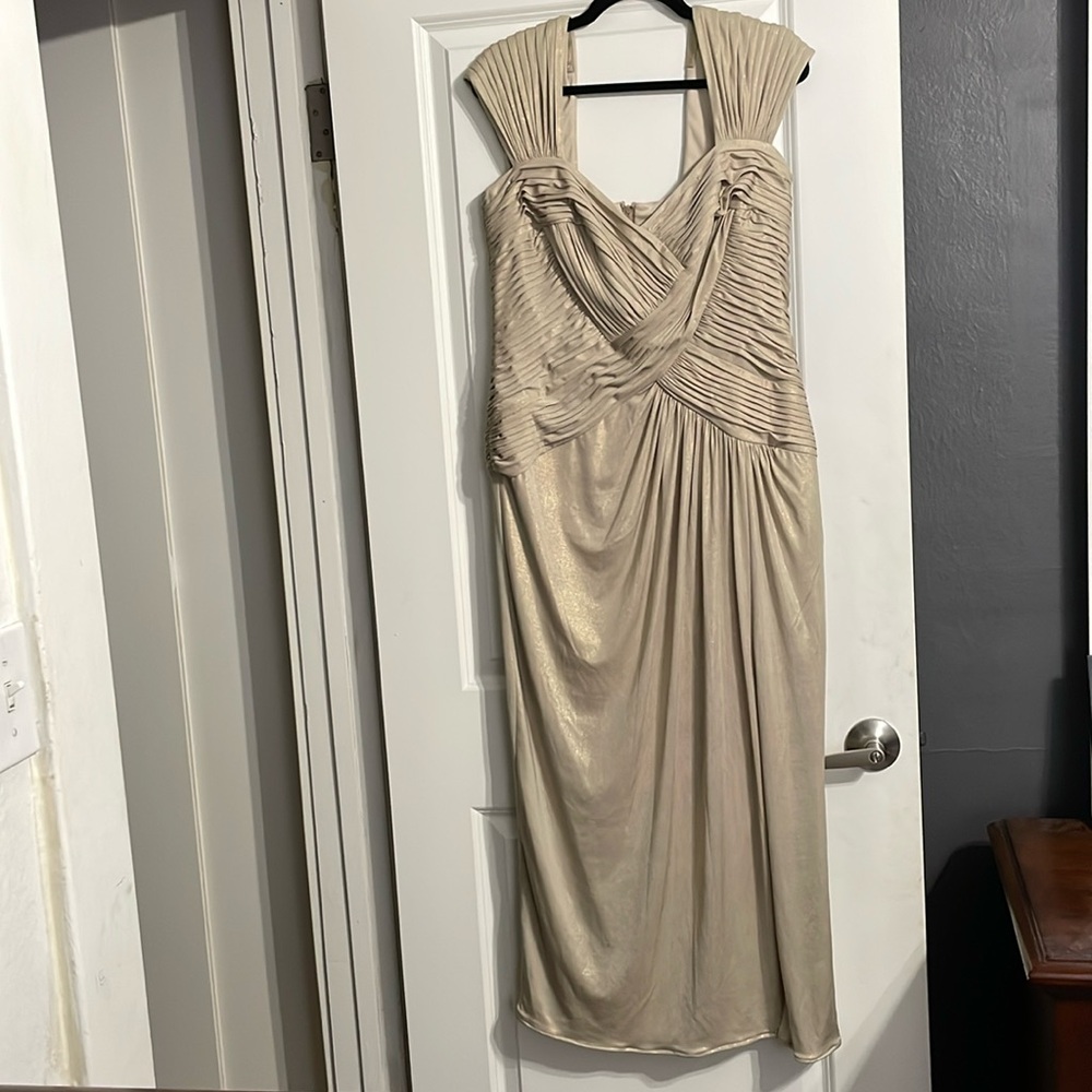 Tadashi Gold Metallic Shimmer Ruched Crisscrossed Bodice Formal Gown Size XL